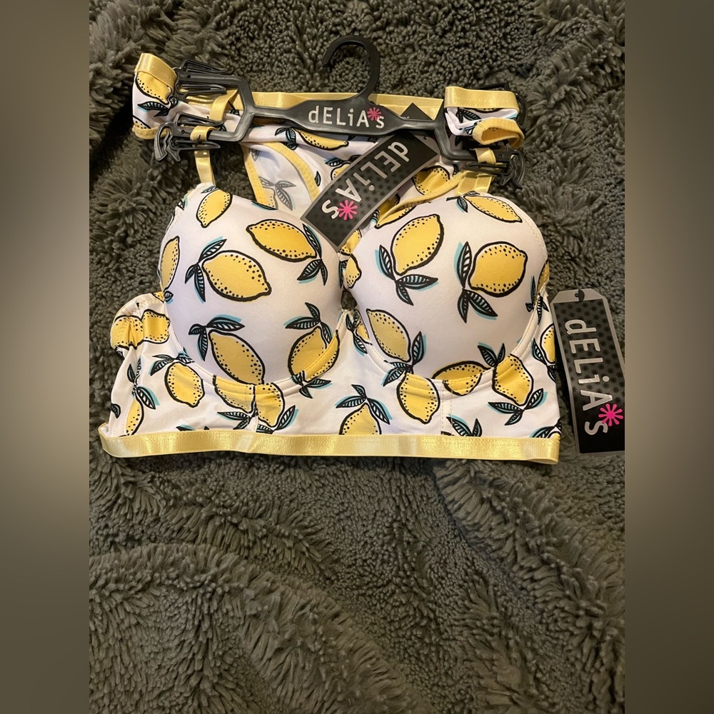 NWT Delia*s bra and panty set women’s size L 36B